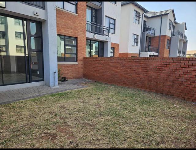 1 BEDROOM PROPERTY TO RENT IN SHERE